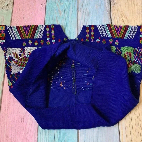 Beautiful Guatemalan huipil embroidered top - Picture 9 of 9
